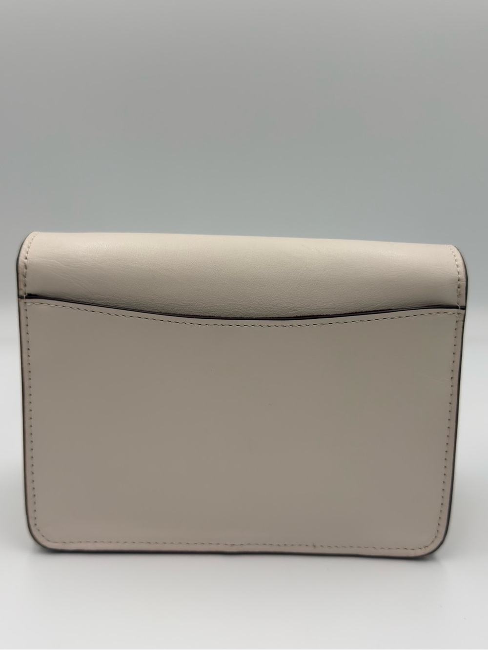 Coach Bowery Cream Leather Crossbody with Gold Turnlock - Picture 4 of 10